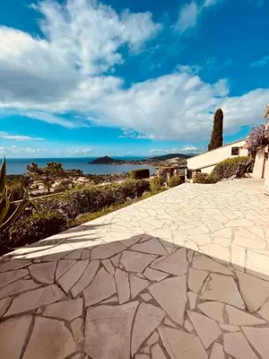 Image of Bastidon pour 6 personnes vu Méditerranée Réf villa Plein Soleil