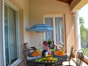 Image of Appartement 3 pièces avec terrasse, piscine, parking et navette plage à Sainte-Maxime - FR-1-226-189