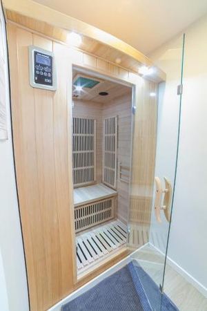 Image of PRESTIGELOC - 3 Studios au Choix - 2 avec Sauna privé gratuit, 1 avec 3 Couchages, Centre-ville