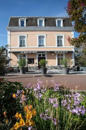 Image of Au Bout Du Quai