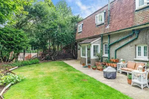 Image of Exquisite Manor House in Surrey Hills
