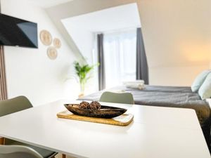 Image of ImmoStay Ferienhaus - Parken & WiFi, Nähe Mercedes Benz