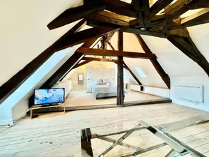 Image of Le Loft - By BEST KEYS - Prestige - Vue Cathédrale - Poutres Apparentes - Baignoire Îlot - Centre Ville - Smart TV - WiFi Illimité - Check-in Autonome