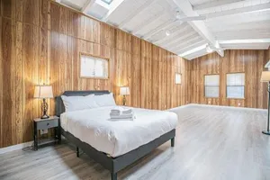 Image of Modern Retreat in Sunnyvale, Ideal for Families!