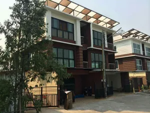 Image of Private townhome every bedroom with private bath