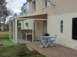 Image of Entre Puy-de-Dôme et Corrèze Appartement pour 4 personnes avec terrasse et jardin