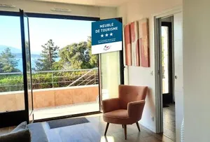 Image of Camélia Plein Soleil Bord de Plage