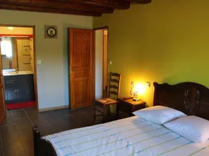 Image of Charmante Chambre avec Salle d'eau Privative et Salon Commun, Proche Belgique et Luxembourg - FR-1-584-327