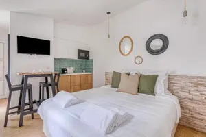 Image of Charming little house in th heart of Batignolles