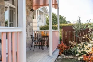 Image of Miss Midgley's - Principals Office 1 King Bed