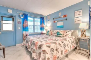 Image of Tropic Terrace Suite #11 - Beachfront Resort