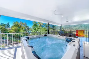 Image of Great Escape - Cannonvale
