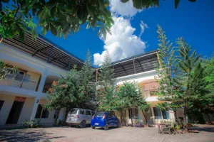 Image of DA WEST INN GARDEN