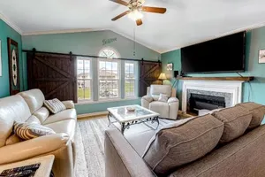 Image of Colony Club U4 - Southern Gulf Charm