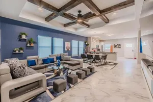Image of Modern 4 BR Near Downtown, Zoo