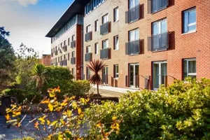 Image of Fabulous Modern Luxury Apartment Sleeps 6- Parking