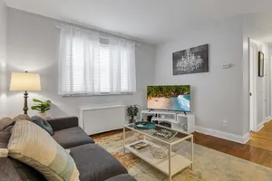 Image of Cozy 2 BR in Short North Convenient Parking