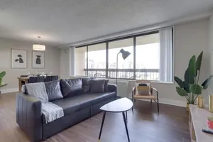 Image of Elegance in Crystal City - Amazing Apartment with gym