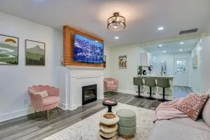 Image of Stylish APT 1mile To Masters 2mi Medical Center