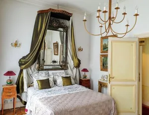 Image of Royal Hubert