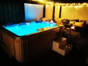 Image of Chill & Party