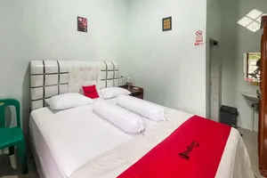 Image of RedDoorz near Kantor Bupati Tapanuli Tengah Aek Tolang