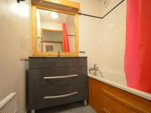 Image of Appartement 4 personnes avec balcon aux Menuires - FR-1-452-253