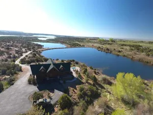 Image of Beautiful Lake-Side 5 Bedroom Lodge