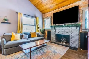Image of Happy Cactus Walkable 2BR by UofA and Parking