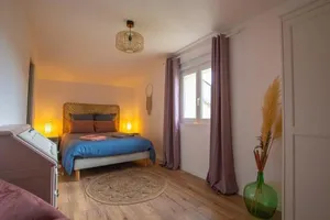 Image of Emilie une nuit - 3 chambres au 2e étage - maison avec chats