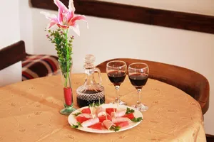 Image of HOTEL NEUCHATEL CALI