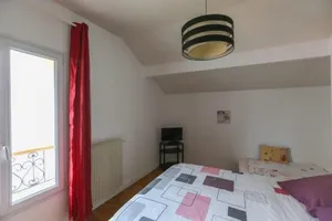 Image of Family house with garden in Courbevoie