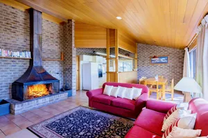 Image of Bundilla 4 - 3BR l Balcony l BBQ l Lake Views l WiFi l Air-Con