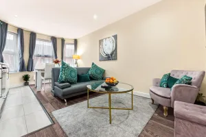 Image of Family Friendly, Zone 2, 2 Beds, Overground
