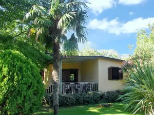 Image of Bungalow confortable à Santa-Lucia-di-Moriani 38 m² jardin spacieux