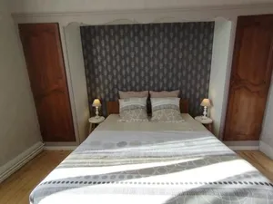 Image of Chambre "Rose" dans Maison de Maître avec Parking et Recharge Véhicule - Le Blanc - FR-1-591-675
