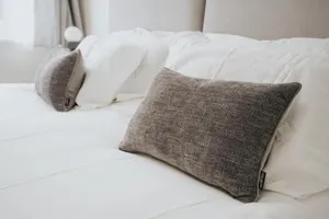 Image of Lovely Modern 2 Bed City Centre Apartment with FREE parking - Double or Twin Beds Available
