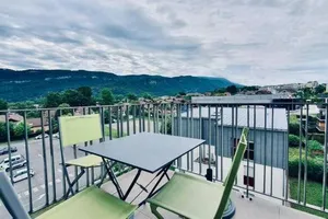 Image of Les Hauteurs d'Annecy 2 étoiles entre lac et montagne