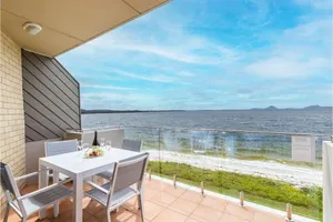 Image of Harbourside 15 right on the waterfront