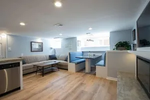 Image of Luxury 2 bedroom apartment w/ free parking