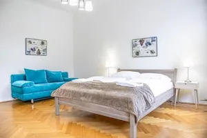 Image of Comfy 2BR- Apartment near Wiener Stadthalle