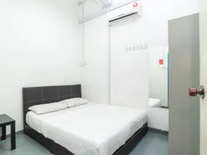 Image of SPOT ON 89834 Blue District Backpackers