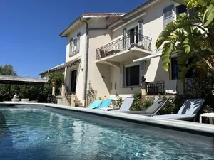 Image of Très Bel Appartement de 120m2 Spacieux et lumineux dans villa avec piscine