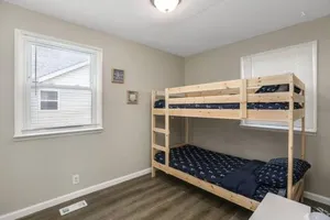 Image of Cute Cottage 2 Blocks from Lake