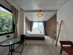 Image of Crociere Cafe and Hostel seaview2