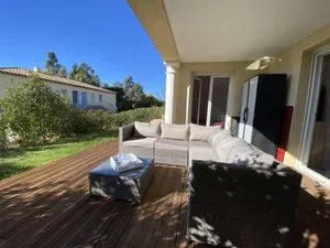 Image of Sainte-Maxime : 3 Pièces, 4 Couchages, Piscine, Calme, Proche Commerces et Aqualand - FR-1-226-476