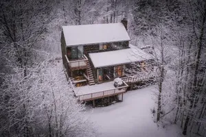 Image of Quaint Stowe Cabin