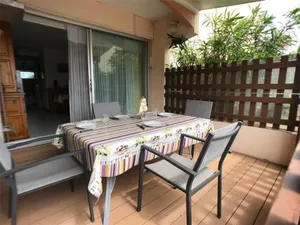 Image of Appartement T2 - 4 Pers, Plage à 150m, Wifi, Parking Privé, Terrasse, Plancha - FR-1-81-258