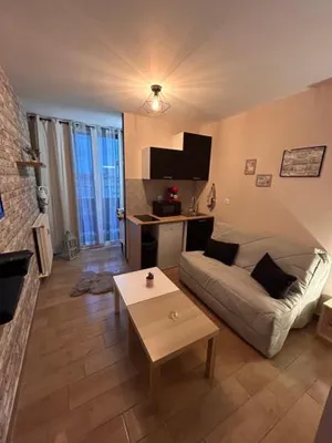 Image of Superbe studio neuf avec Balcon
