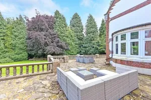 Image of Exquisite Manor House in Surrey Hills